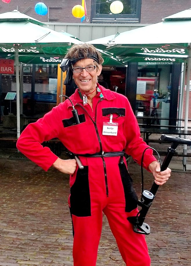 Bertje Binnenband entertaint