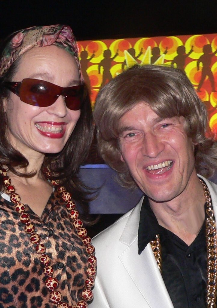 Komisch duo Free Fantasy. Johnny en Anita bezoeken uw feest en evenement en brengen entertainment, plezier en röring.